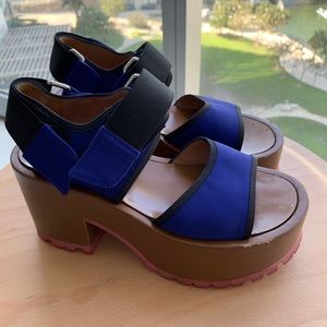 Neoprene platform sandal